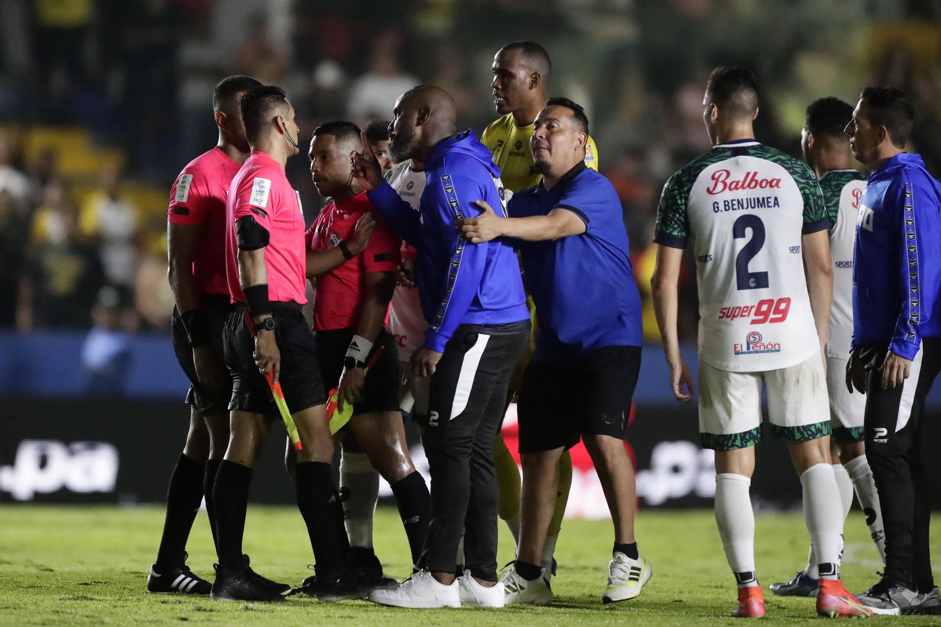 Panamá tiene tricampeón de liga: El Club Atlético Independiente se coronó  al golear al Tauro de Felipe Baloy - La Opinión