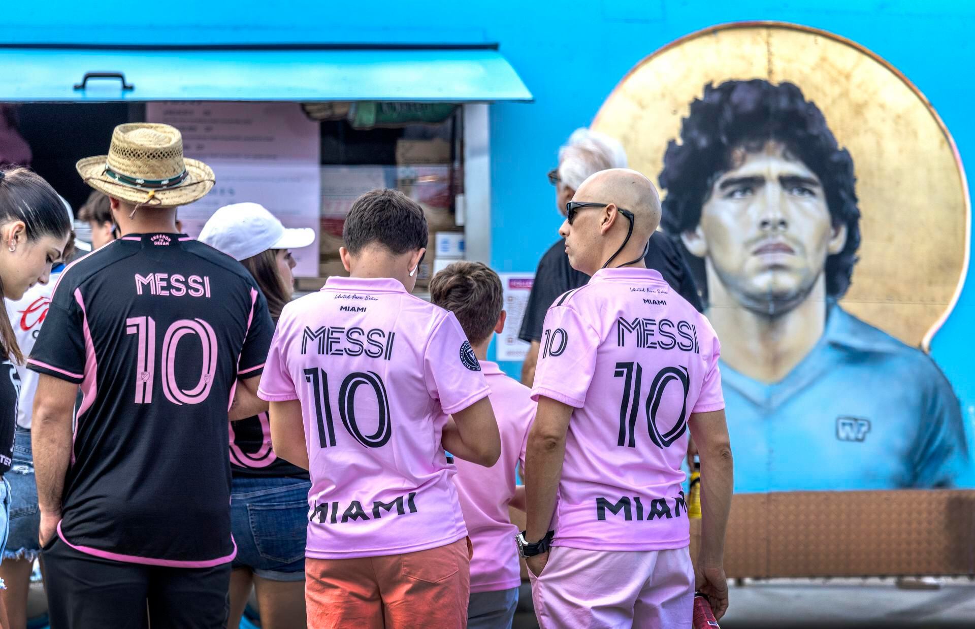 Messi Inter Miami: cajas forma camiseta