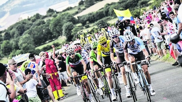 Froome sigue líder