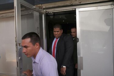 Oficial de la Superintendencia de Valores declara en caso Financial Pacific