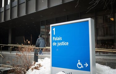 Padre no vacunado pierde temporalmente derecho de visitar a su hijo en Canadá
