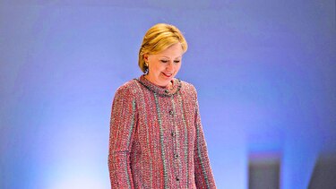 Clinton habla con el FBI por sus ‘e-mail’
