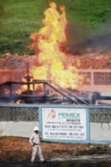 Petrolera sufre las secuelas de atentado guerrillero