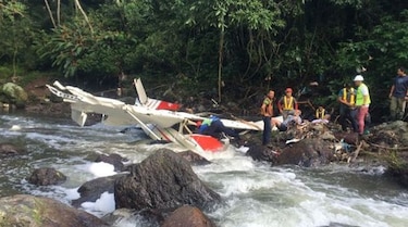 Mueren dos personas al caer avioneta en Costa Rica