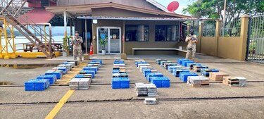Decomisan 1,292 paquetes de droga; capturan a tres colombianos en Panamá