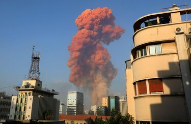 Dos explosiones en el puerto de Beirut dejan decenas de heridos