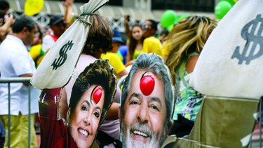 Rousseff busca evitar juicio, pese a protestas