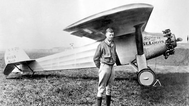 Subastarán gorro perdido de Charles Lindbergh