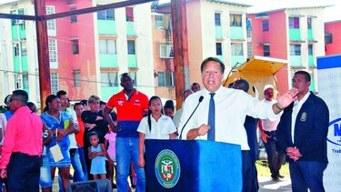 Presidente Varela entrega avión y obras