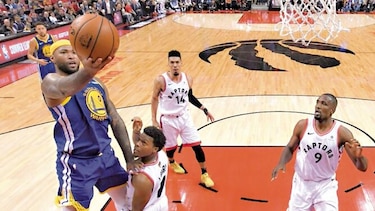 Warriors viajan a casa con la serie 1-1
