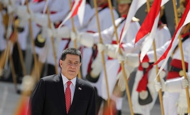 Presidente Cartes deja un Paraguay en crecimiento, pero es blanco de críticas políticas