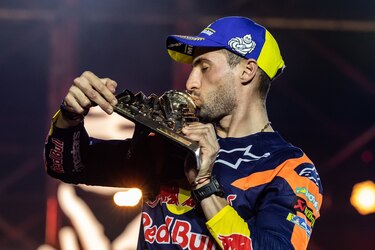 El bicampeón del Dakar Kevin Benavides, en pronóstico reservado tras un accidente