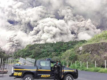 Desolación en poblado guatemalteco arrasado por la furia de un volcán