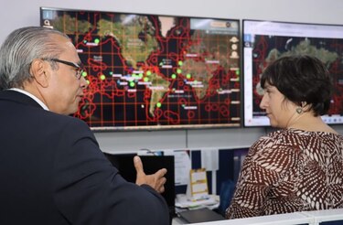 Embajadora de la Unión Europea sostiene reunión con autoridades panameñas para conocer plan contra la pesca ilegal