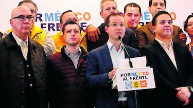 Candidato opositor denuncia persecución