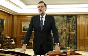 Mariano Rajoy renueva su gabinete; Guindos obtiene más poderes
