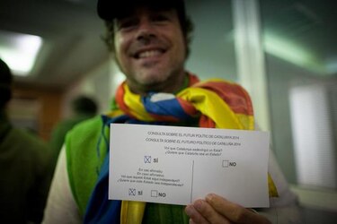 Catalanes votan sí y desafían a gobierno español