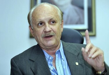 Pinilla: Centros educativos deben usarse como un pueblo civilizado