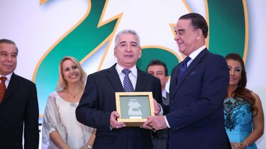 Hermes Sucre recibe premio a la Excelencia Periodística