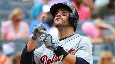 Martínez pega tres vuelacercas en el triunfo de los Tigres