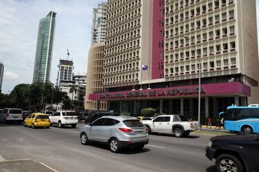 Contraloría mantendrá el control previo en las instituciones