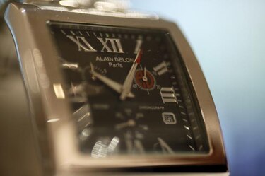 Los paraguayos atrasan este domingo una hora sus relojes