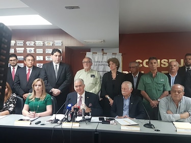 Empresarios cierran fila y advierten que no existen las condiciones para alza salarial