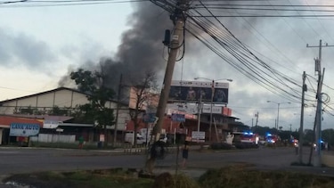 Incendio en zona comercial en Las Tablas