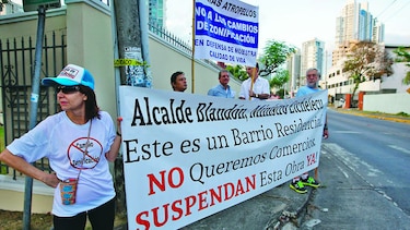 Residentes de Altos del Golf critican construcción