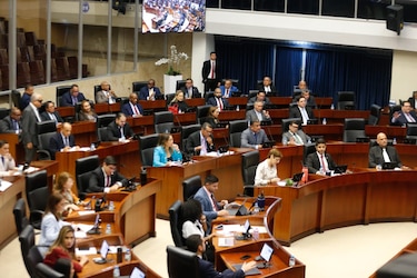 Diputados consideran excesivo el aumento del tope para traslados de partidas sin el aval de la Asamblea