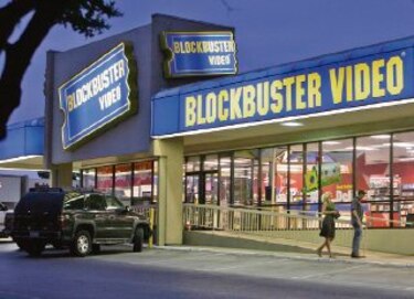 Grupo de Banco Azteca compra tienda de Blockbuster en México