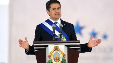 Justicia de EU acusa al presidente de Honduras de recibir millones del narcotráfico