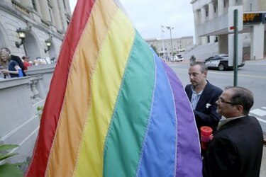 AI denuncia la falta de protección de los derechos de homosexuales
