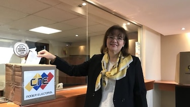 Gobierno de Ecuador expulsa a la Embajadora de Venezuela