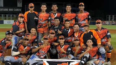 Los Santos clasifica a la final de béisbol juvenil