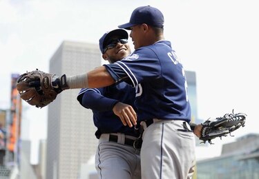 Venezolano Amarista y boricua Sánchez firman contratos en Grandes Ligas