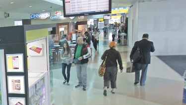 $10 millones por 11 locales comerciales