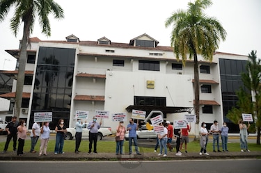 Residentes de Clayton protestan en rechazo al proyecto de ampliación vial
