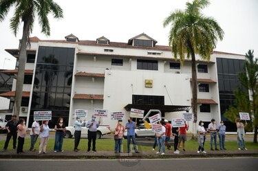 Residentes de Clayton protestan en rechazo al proyecto de ampliación vial