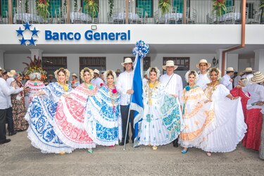 Banco General vuelve a brillar en el Desfile de las Mil Polleras 2026