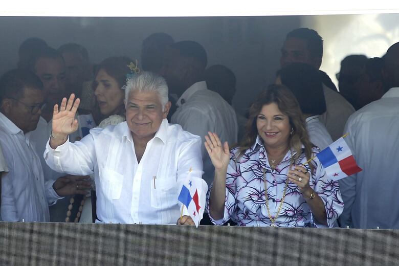 Desfiles del 5 de noviembre en Colón se desarrollan según lo programado