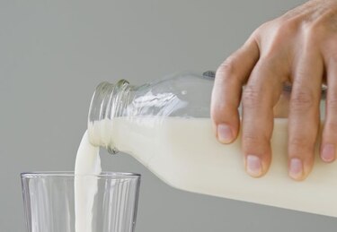 Acodeco logra acuerdo para revertir el precio de la leche