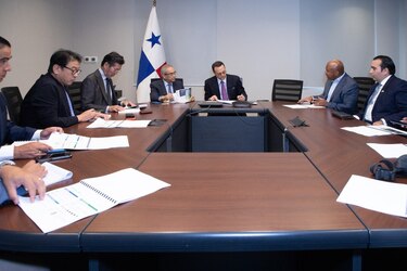 Inversionistas japoneses interesados en proyecto de refinería de biocombustible en Colón