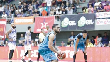 Panteras vencen a Correcaminos en tiempo extra
