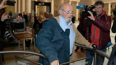 Condenan a 4 años de prisión al fundador de PIP por escándalo de prótesis fraudulentas