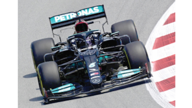 Lewis Hamilton domina los segundos libres del GP de España