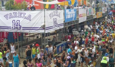 Políticos se toman el Carnaval tableño