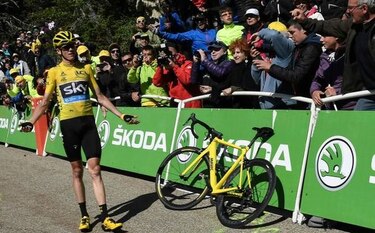 Froome conserva el liderato tras caída en la etapa 12; lo perdió unos minutos