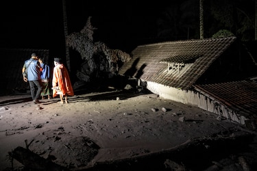 13 muertos por la erupción del volcán Semeru en Indonesia
