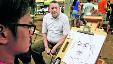 Paseo artístico en la Peatonal